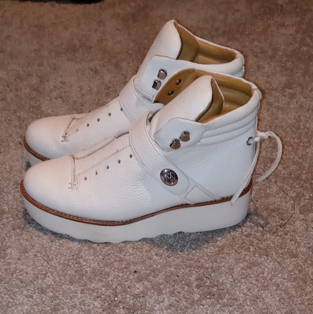 Coach Boots - Picture 2 of 4